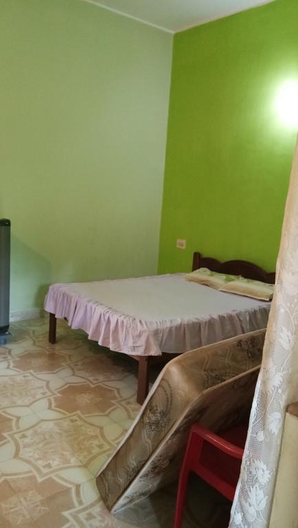 Joaquina'S Guest House กาลังกูติ ภายนอก รูปภาพ