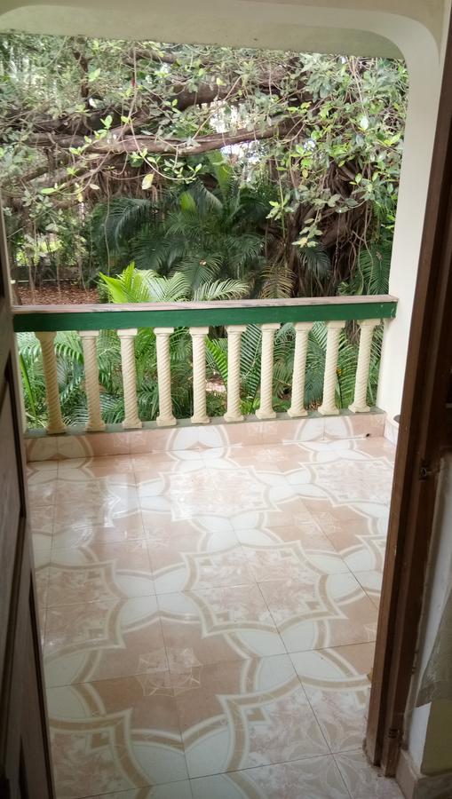 Joaquina'S Guest House กาลังกูติ ภายนอก รูปภาพ
