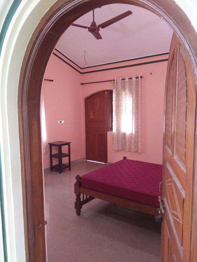 Joaquina'S Guest House กาลังกูติ ภายนอก รูปภาพ