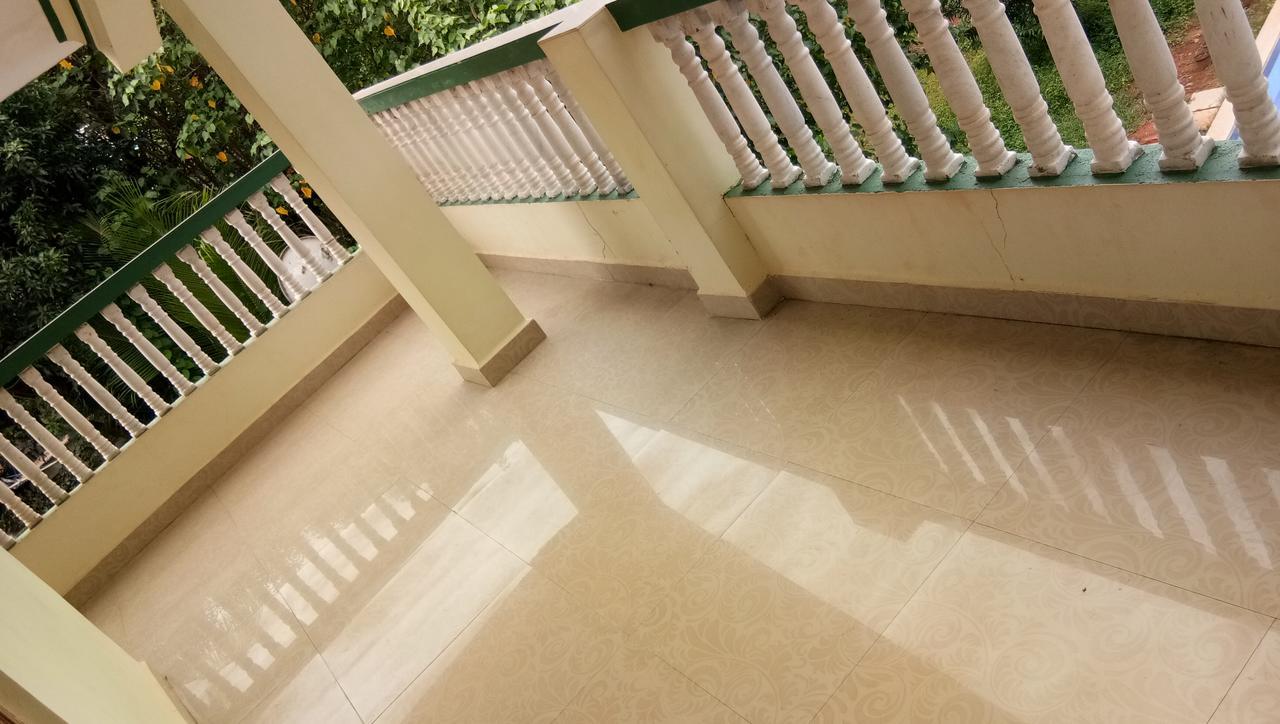 Joaquina'S Guest House กาลังกูติ ภายนอก รูปภาพ