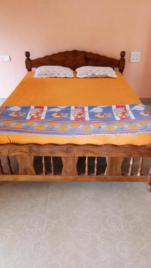 Joaquina'S Guest House กาลังกูติ ภายนอก รูปภาพ