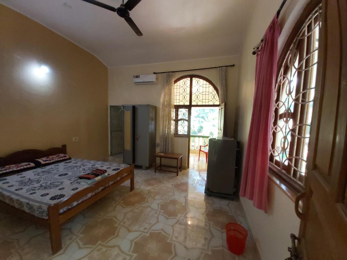 Joaquina'S Guest House กาลังกูติ ภายนอก รูปภาพ